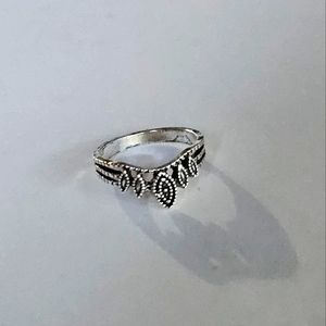 LADIES NEW SIZE 7 ORNATE CROWN WEAR FOREVER   SILVER RING